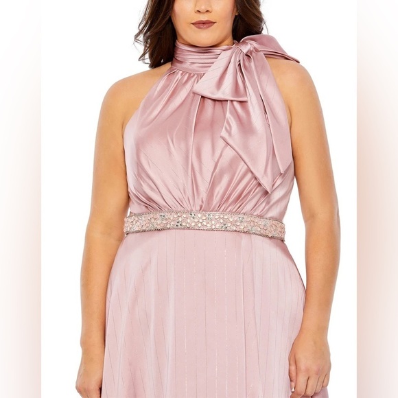 Mac Duggal 49578 NWT Pleated Halter Neckline Evening Gown - Picture 4 of 8
